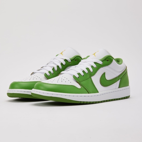 BIN Men’s Size 10 (Euro Sz 44) Air Jordan 1 Low SE Sneakers In White/Chlorophyll - Picture 3 of 16